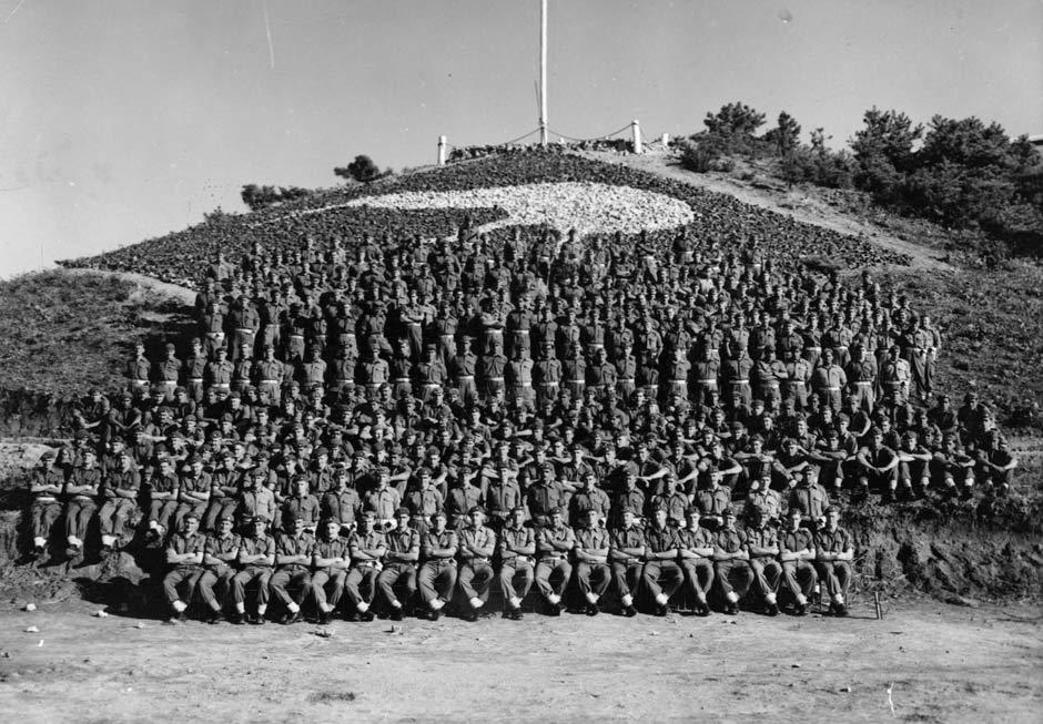 Kayforce gunners in front of Kiwi Hill