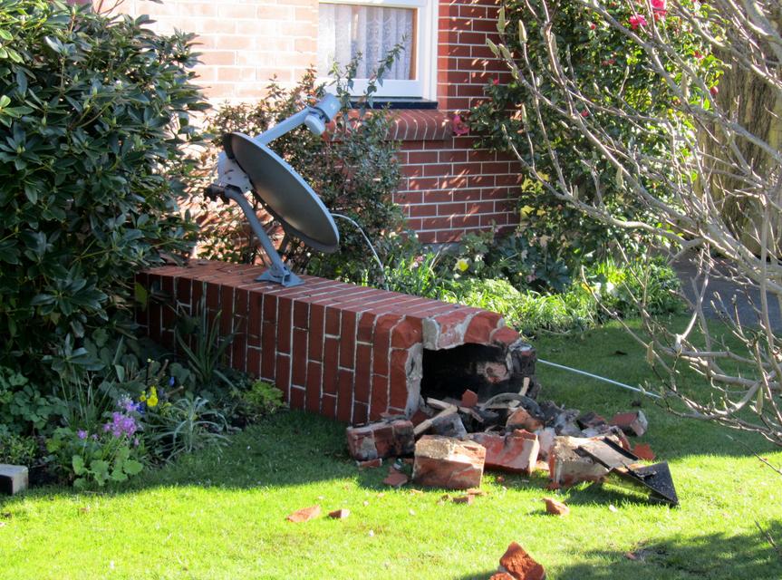 Earthquake damaged chimneys