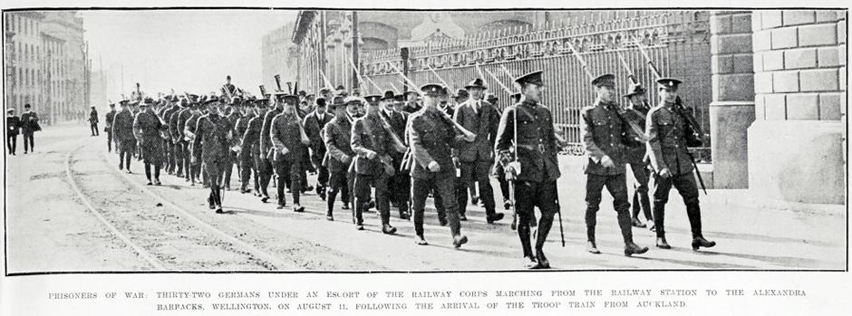 Escorting German prisoners in Wellington, 1914