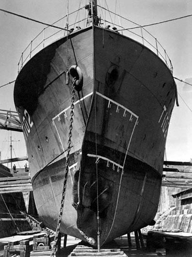 Damage to HMNZS <em>Kiwi</em> after ramming