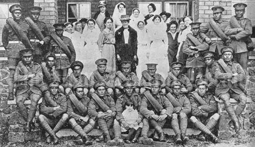 Niue Islanders with nurses in Auckland