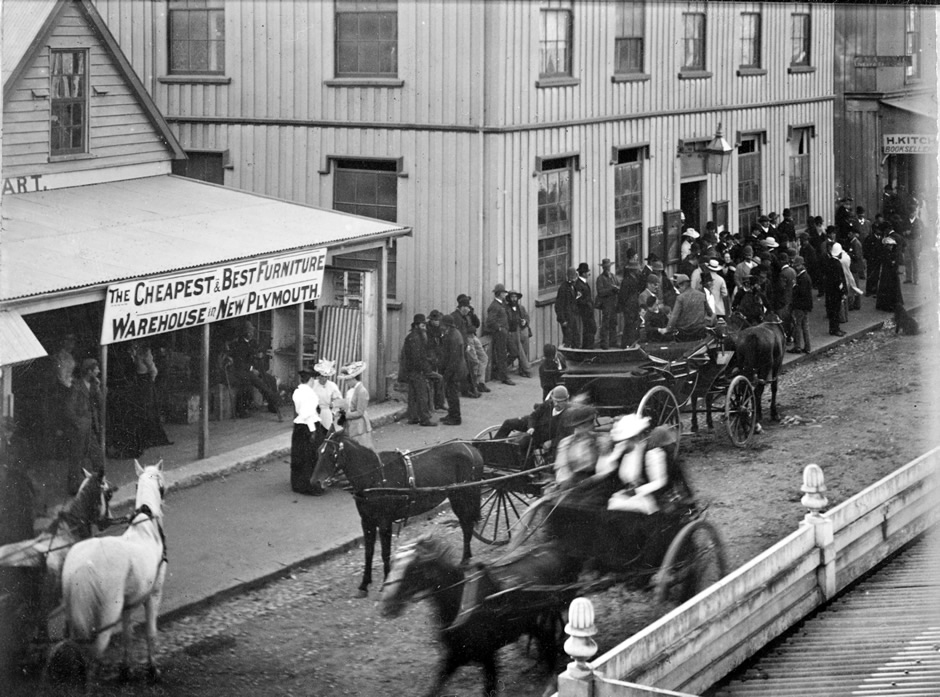 Women voting 1893