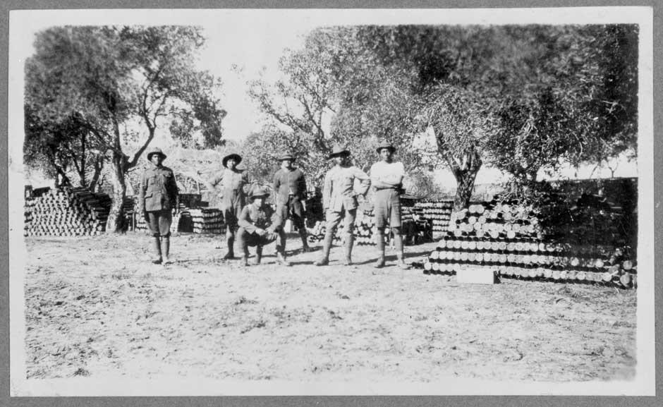 Rarotongan ammunition handlers