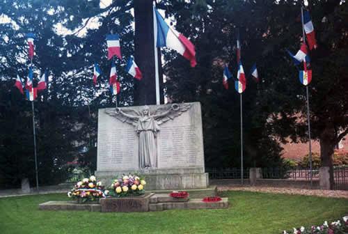 Le Quesnoy memorial, 2000