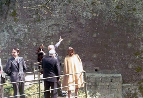 Veteran returns to Le Quesnoy, 1975