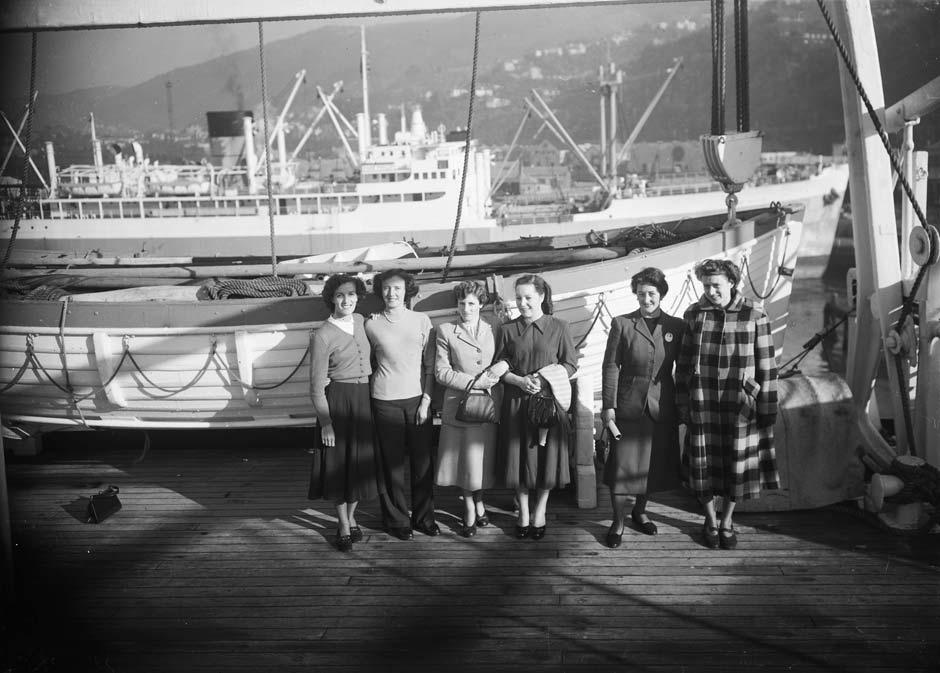 English assisted immigrant women arriving