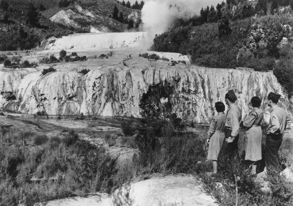 American soldiers visiting Orākei Kōrako