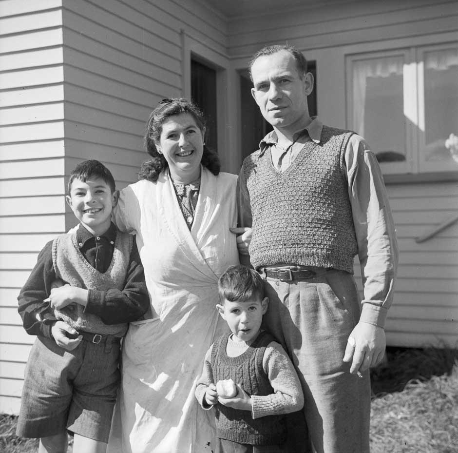 A 1940s family 
