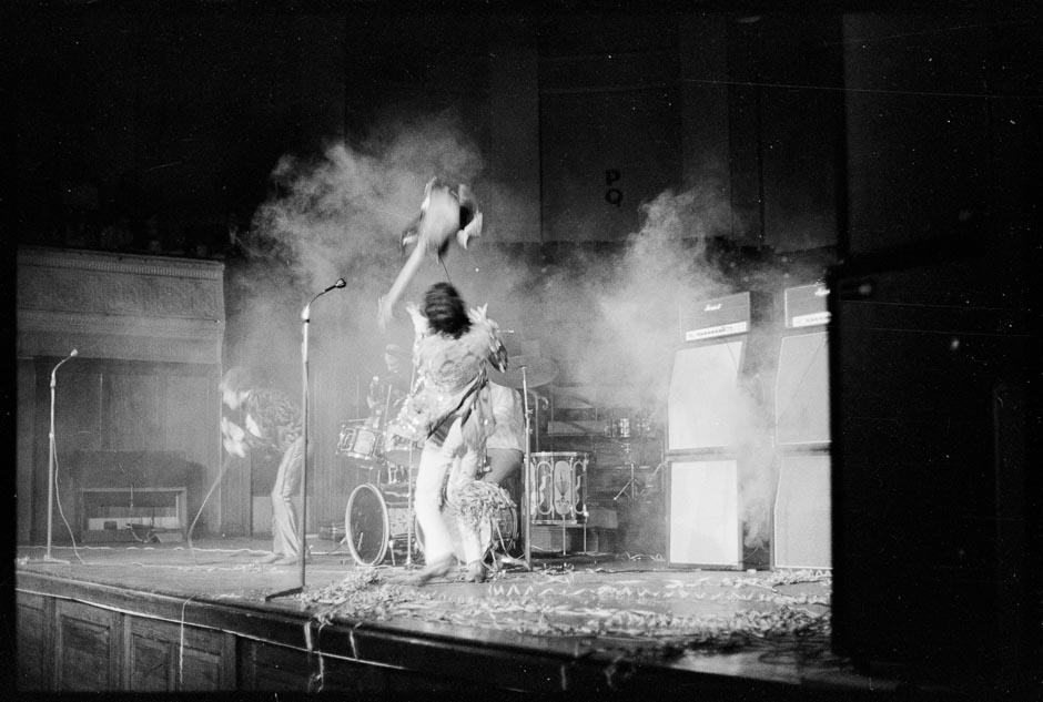 Rock and pop touring bands of the 1960s
