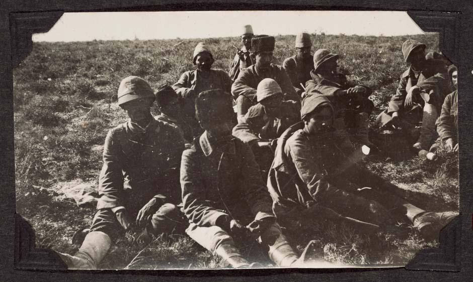 Group of Ottoman prisoners