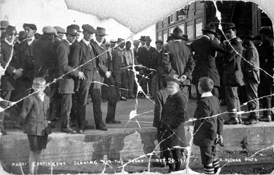 Māori contingent soldiers leaving for camp