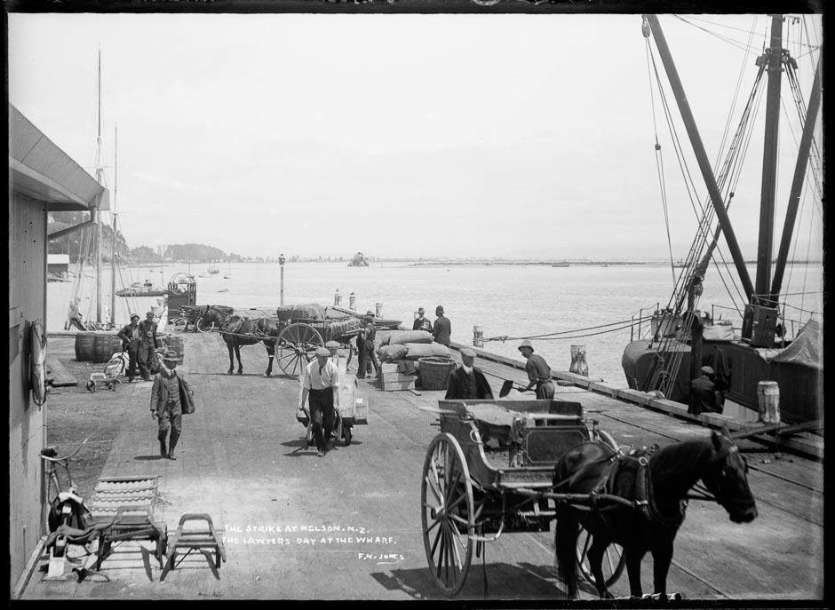 Strike-breakers on Nelson wharf, 1913