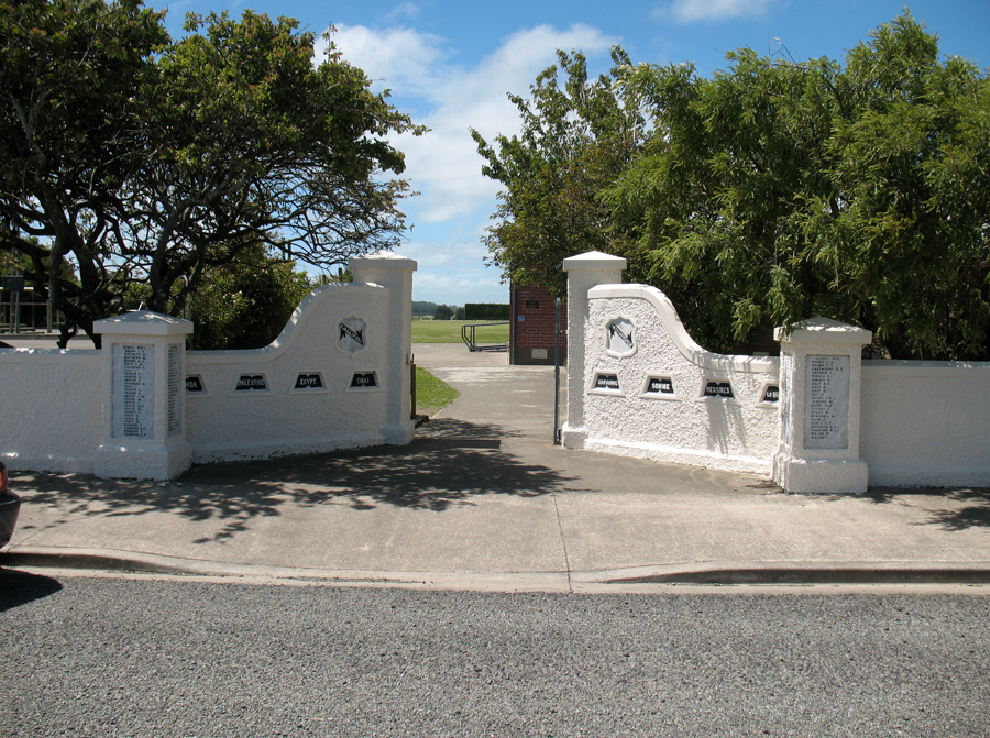 Waianiwa School memorial gates