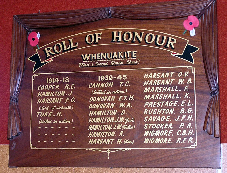 Whenuakite memorials